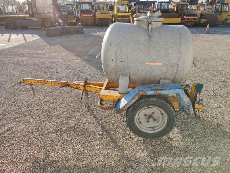 Courant 500 LITRES A EAU Tanques
