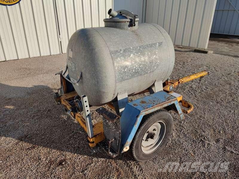 Courant 500 LITRES A EAU Tanques