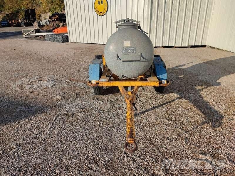 Courant 500 LITRES A EAU Tanques