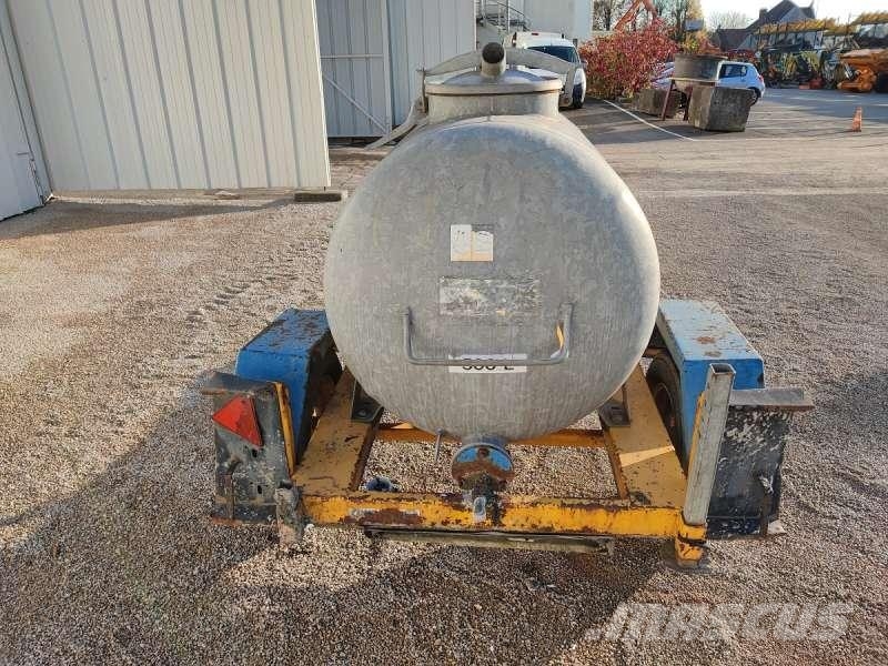 Courant 500 LITRES A EAU Tanques