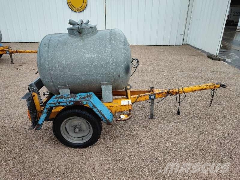 Courant 500 LITRES A EAU Tanques