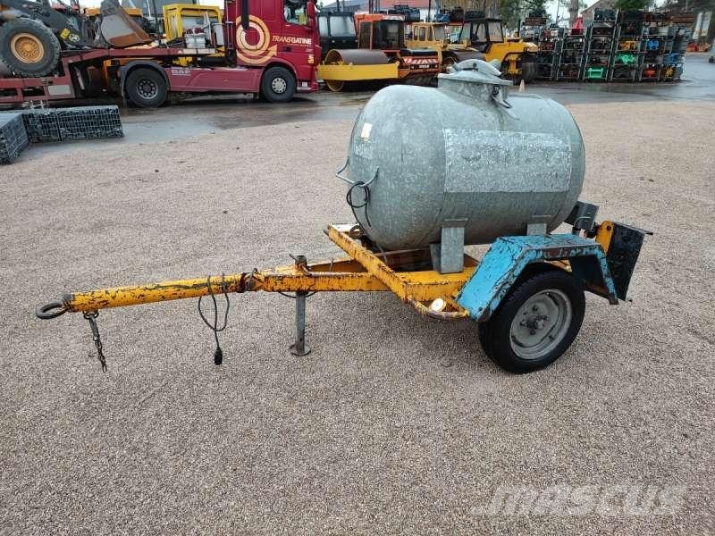 Courant 500 LITRES A EAU Tanques