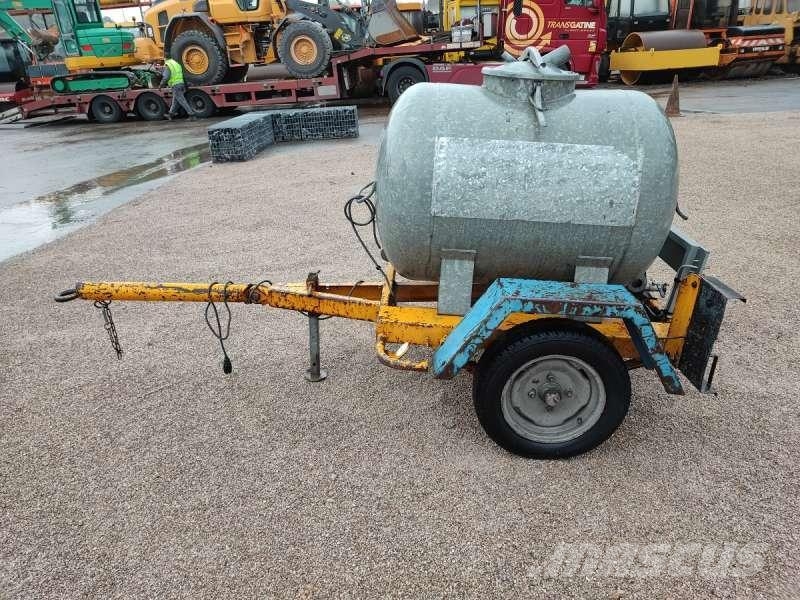 Courant 500 LITRES A EAU Tanques