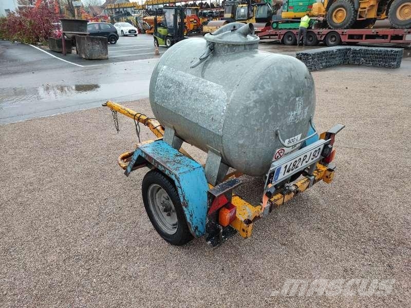 Courant 500 LITRES A EAU Tanques