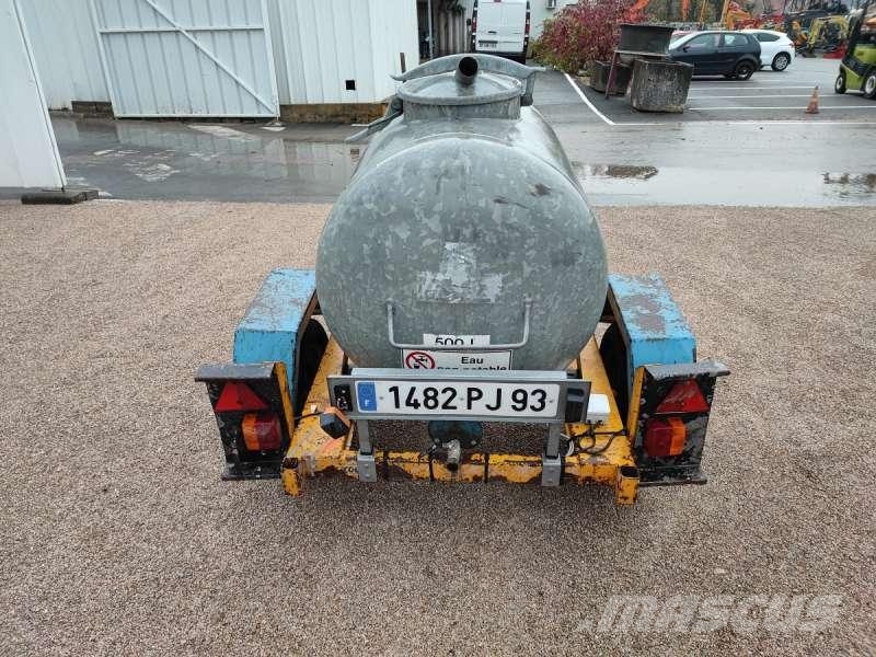 Courant 500 LITRES A EAU Tanques