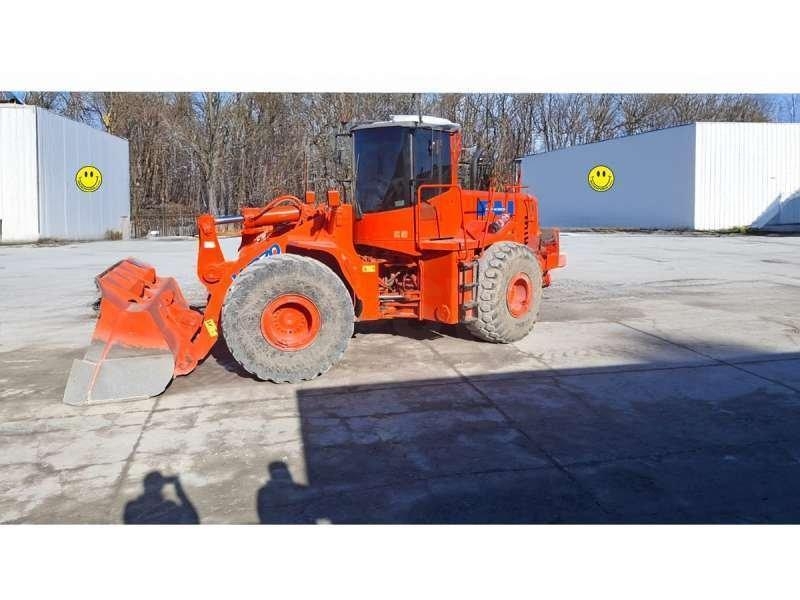 Fiat-Hitachi W270 لوادر بعجل