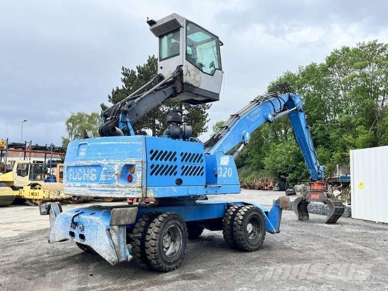 Fuchs MHL 320 مناولات المخلفات / مناولات صناعية