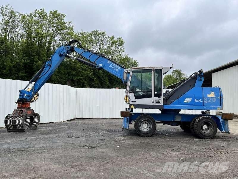 Fuchs MHL 320 مناولات المخلفات / مناولات صناعية