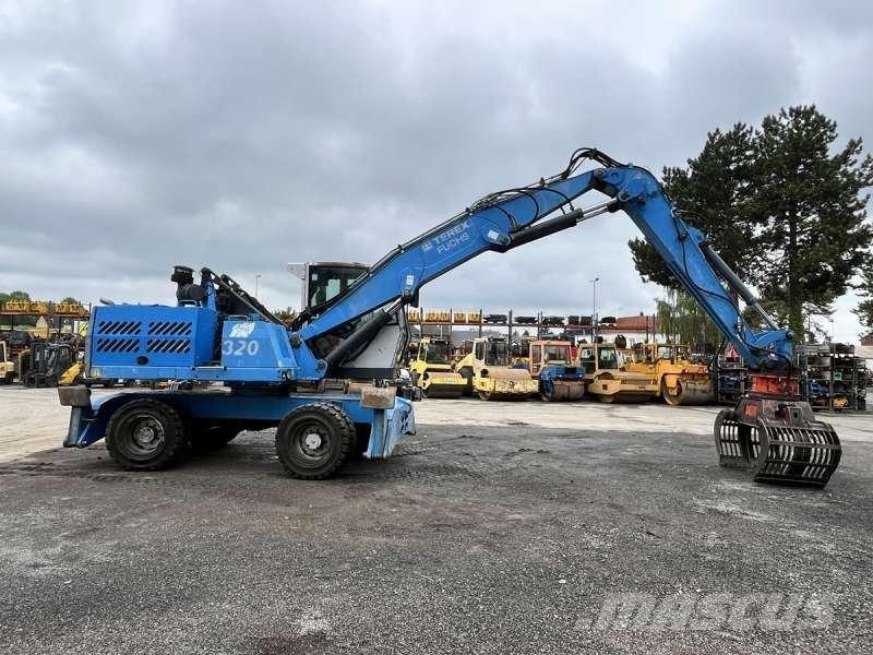 Fuchs MHL 320 مناولات المخلفات / مناولات صناعية