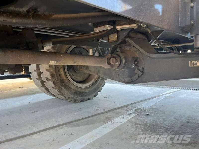 Fuchs MHL 320 Avfalls / industri hantering