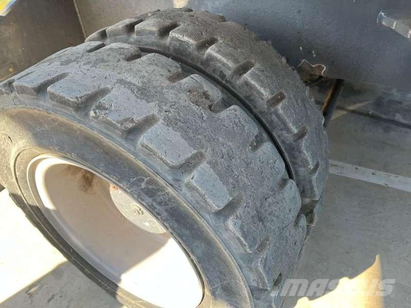 Fuchs MHL 320 Avfalls / industri hantering