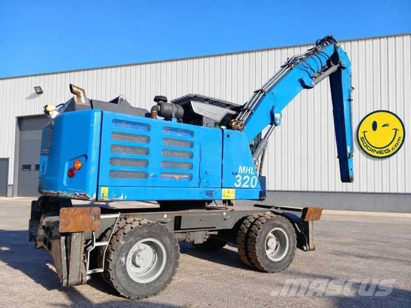 Fuchs MHL320F Avfalls / industri hantering