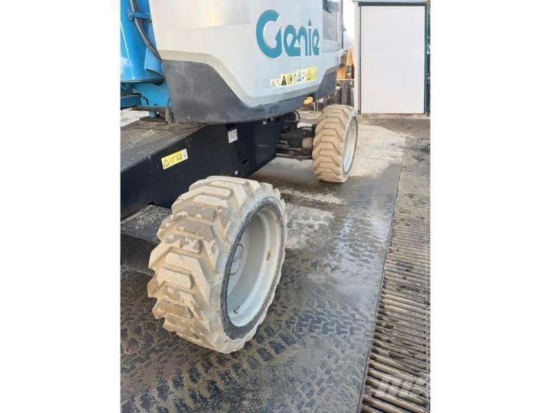 Genie Z60/37 FE HYBRID معدات المواد - غير ذلك