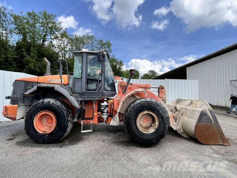 Hitachi ZW220 Wheel loaders