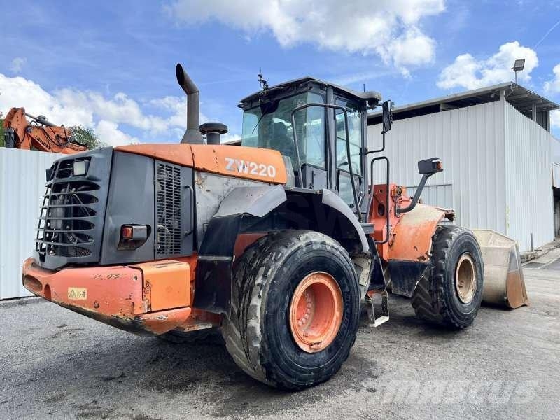 Hitachi ZW220 Wheel loaders