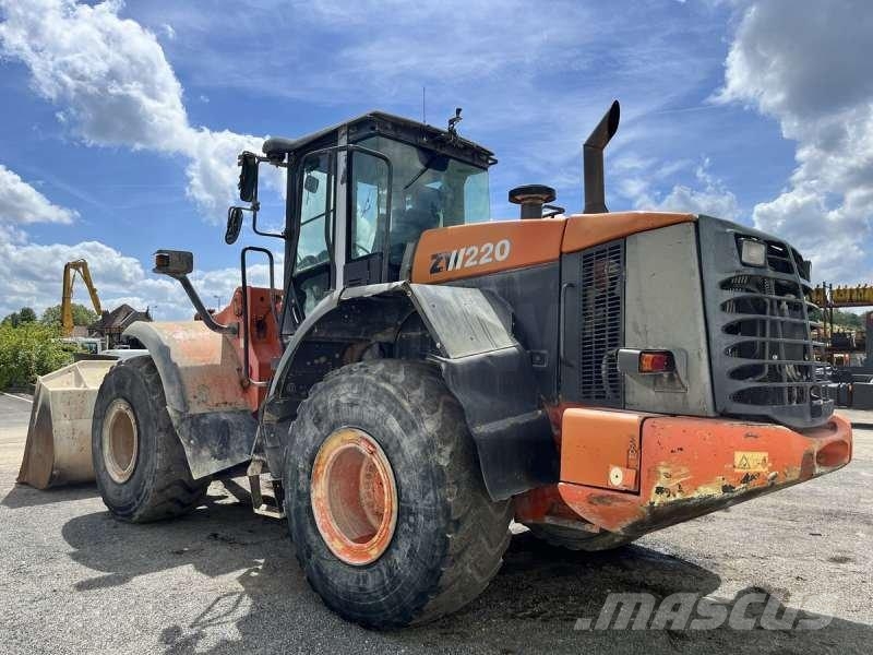 Hitachi ZW220 Wheel loaders