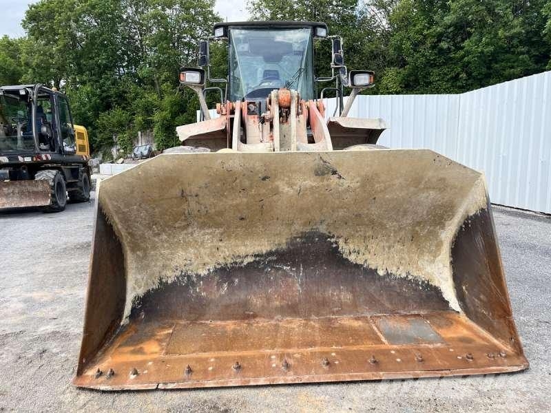 Hitachi ZW220 Wheel loaders