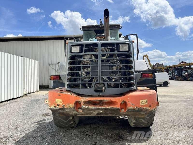 Hitachi ZW220 Wheel loaders