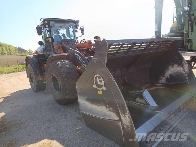 Hitachi ZW220-7 لوادر بعجل