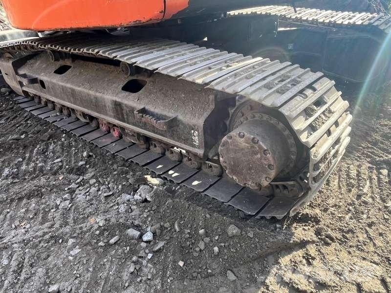 Hitachi ZX 225 USLC-5B Гусеничные экскаваторы
