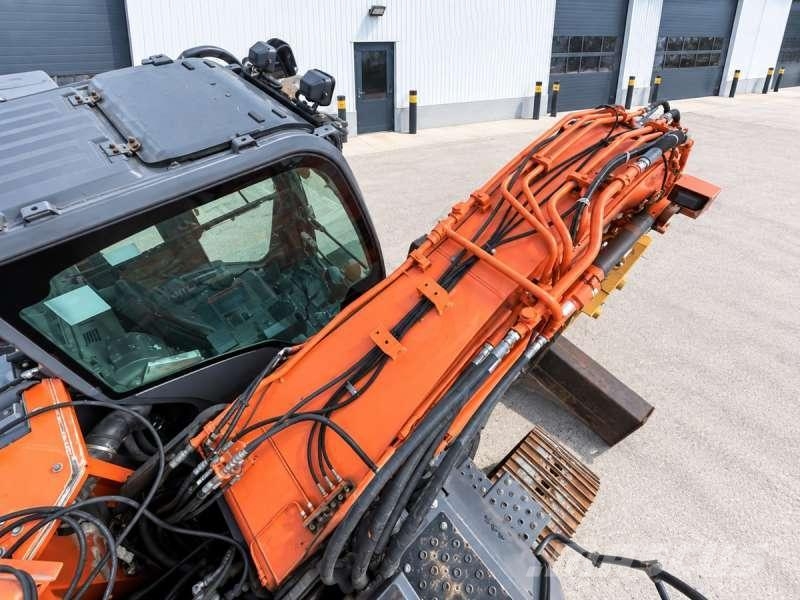 Hitachi ZX225USLC-3 Excavadoras de cadenas