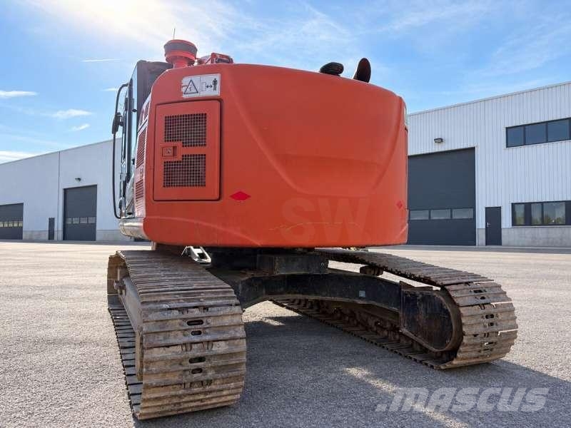 Hitachi ZX225USLC-53 Pásové rýpadlá