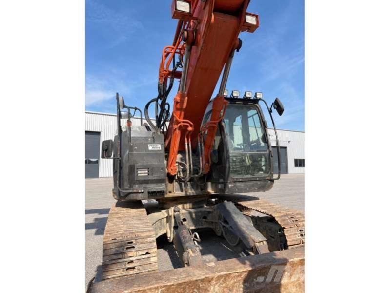 Hitachi ZX225USLC-53 Pásové rýpadlá
