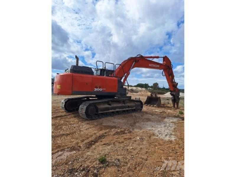 Hitachi ZX300LCN-6, 2016, Neuville saint-Amand, France - Used