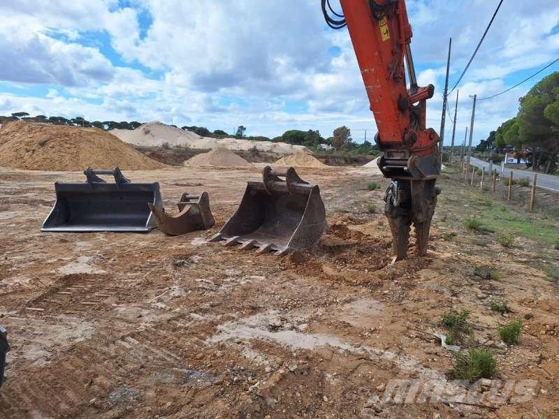 Hitachi ZX300LCN-6 Excavadoras sobre orugas