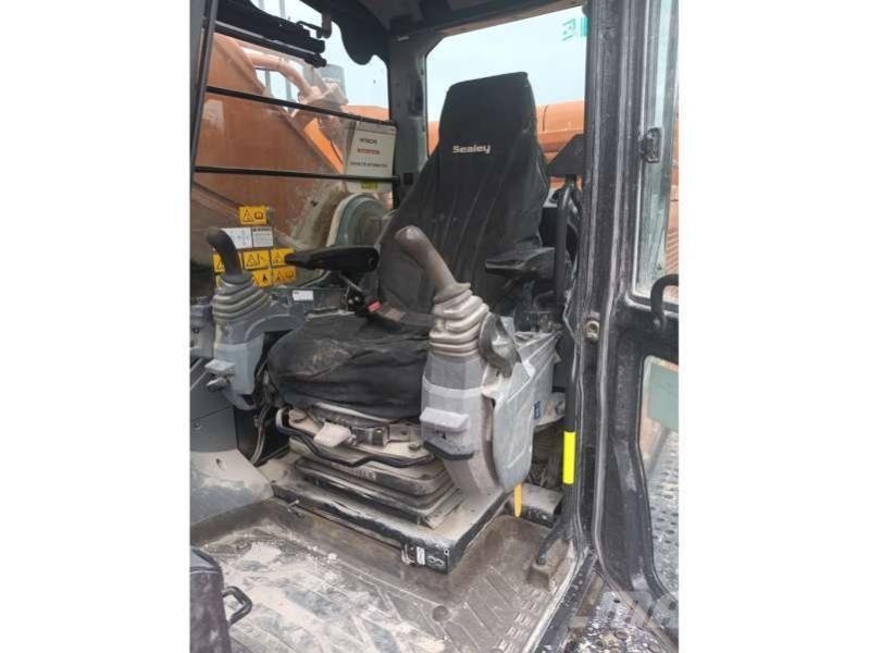 Hitachi ZX690LCR-7 Excavadoras sobre orugas