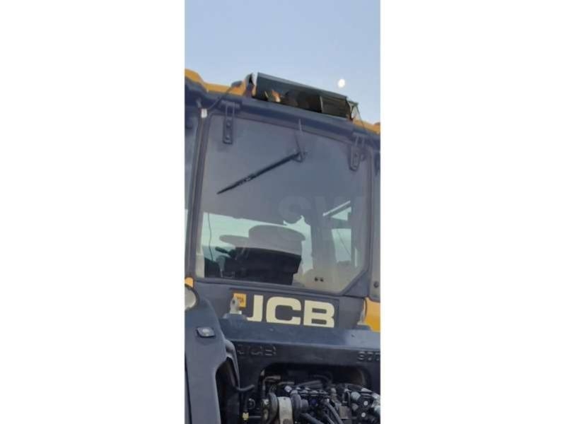 JCB FACTRAC 4220 الجرارات