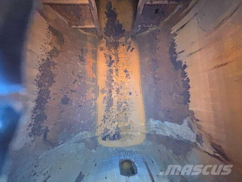 JOSEF MEYER CUVE A EAU Semi remorque citerne