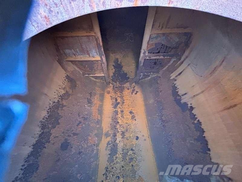 JOSEF MEYER CUVE A EAU Semi remorque citerne