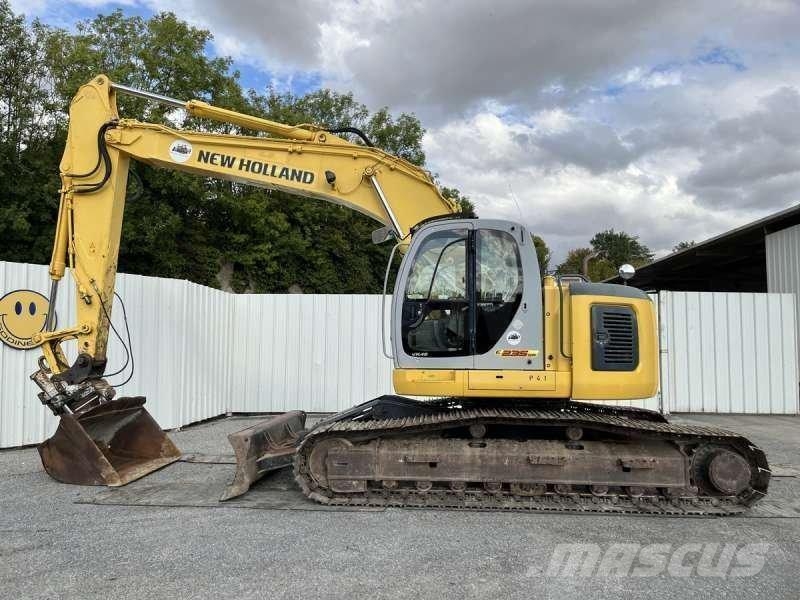 Kobelco SK235SRNLC-1ES حفارات زحافة