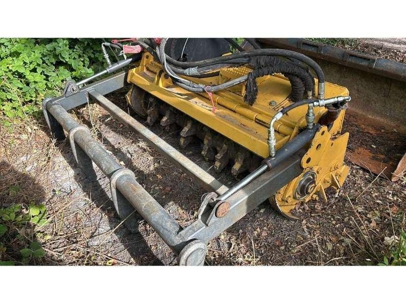 Komatsu CK20 + GYROBROYEUR Mininakladače