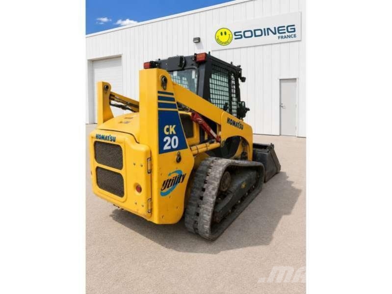 Komatsu CK20 + GYROBROYEUR 小型装载机