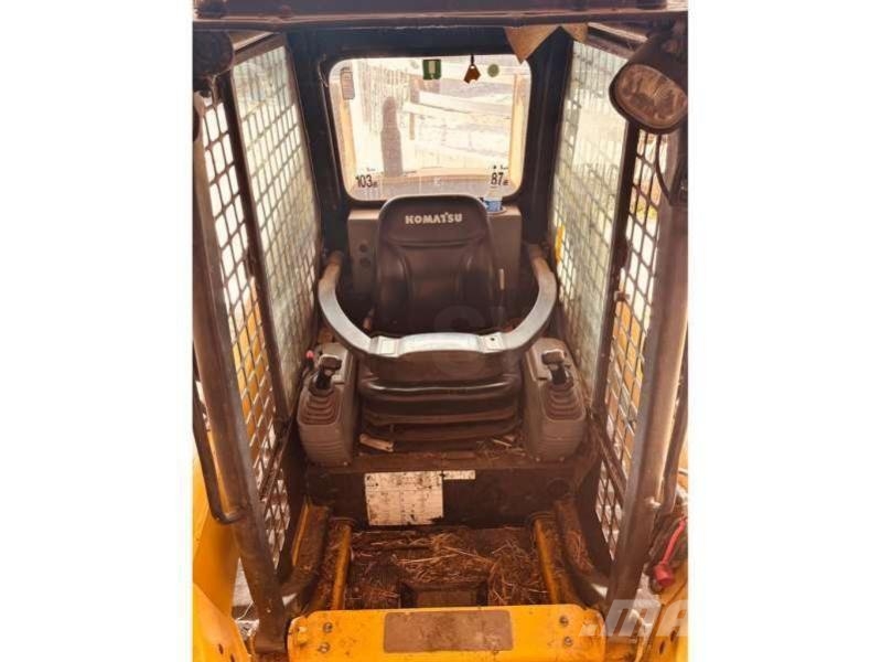 Komatsu CK20 + GYROBROYEUR 小型装载机
