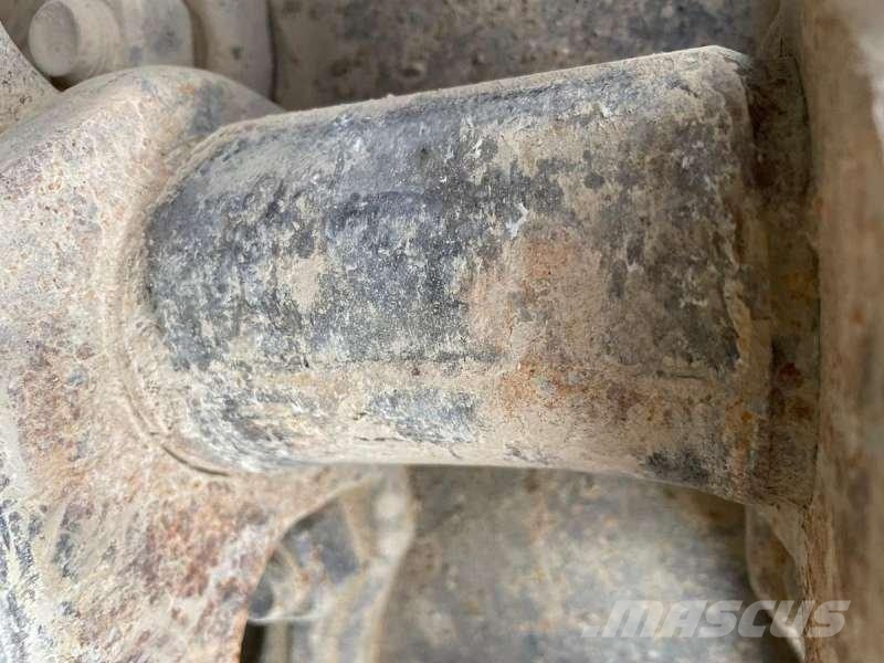 Komatsu D65PX-15E0 Dozers - Tratores rastos