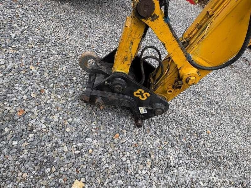 Komatsu PC210LC حفارات زحافة