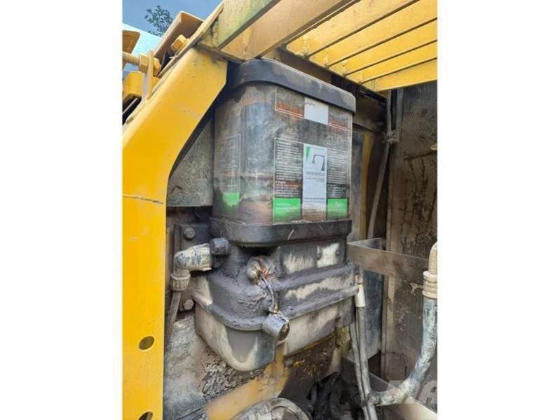 Komatsu PC210LC حفارات زحافة