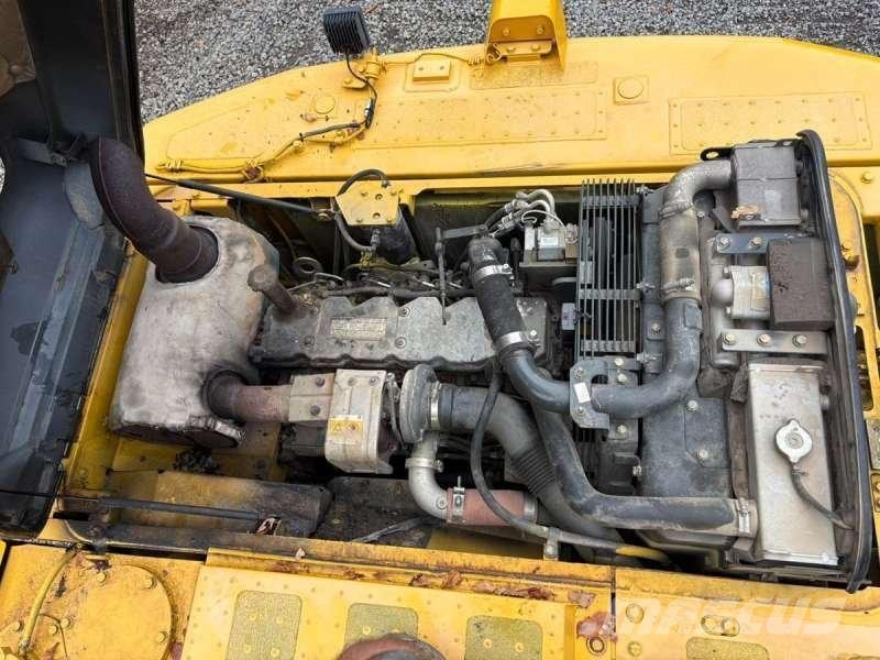 Komatsu PC210LC حفارات زحافة