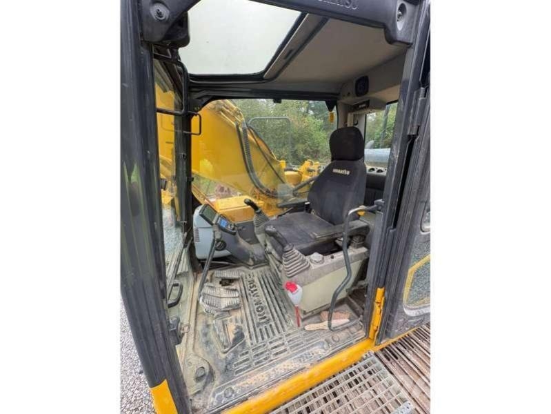 Komatsu PC210LC حفارات زحافة