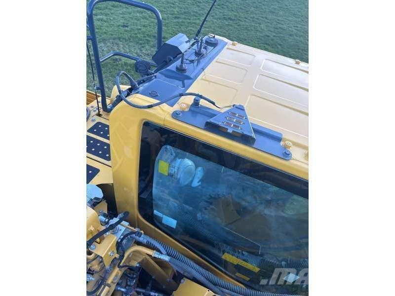 Komatsu PC210LCI-11E0 حفارات زحافة