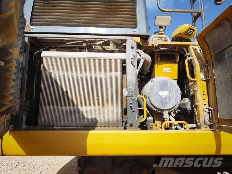 Komatsu PC490LC-11 Raupenbagger