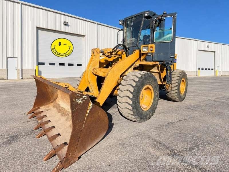 Komatsu WA 320-1 Naudoti ratiniai krautuvai