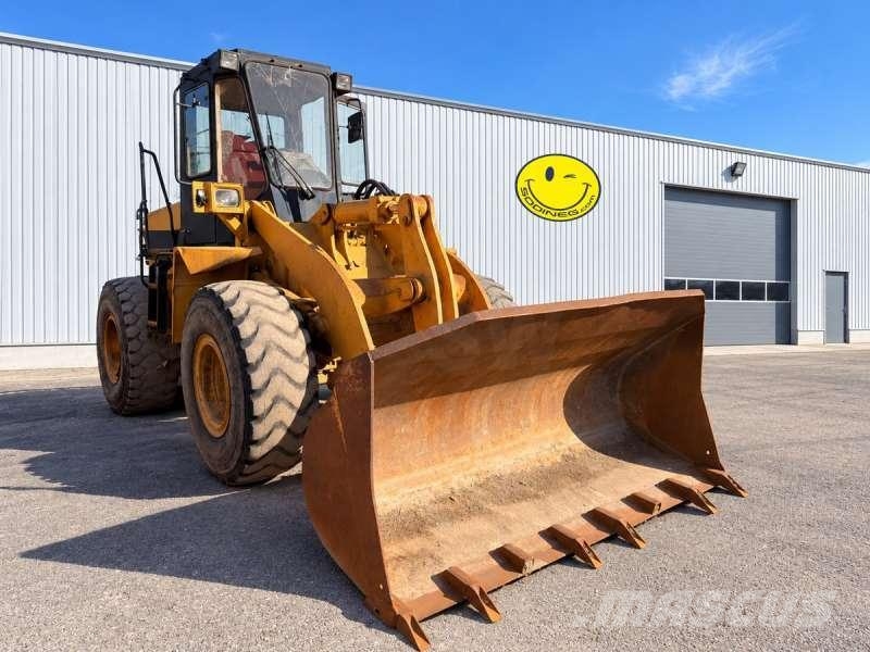 Komatsu WA 320-1 Naudoti ratiniai krautuvai
