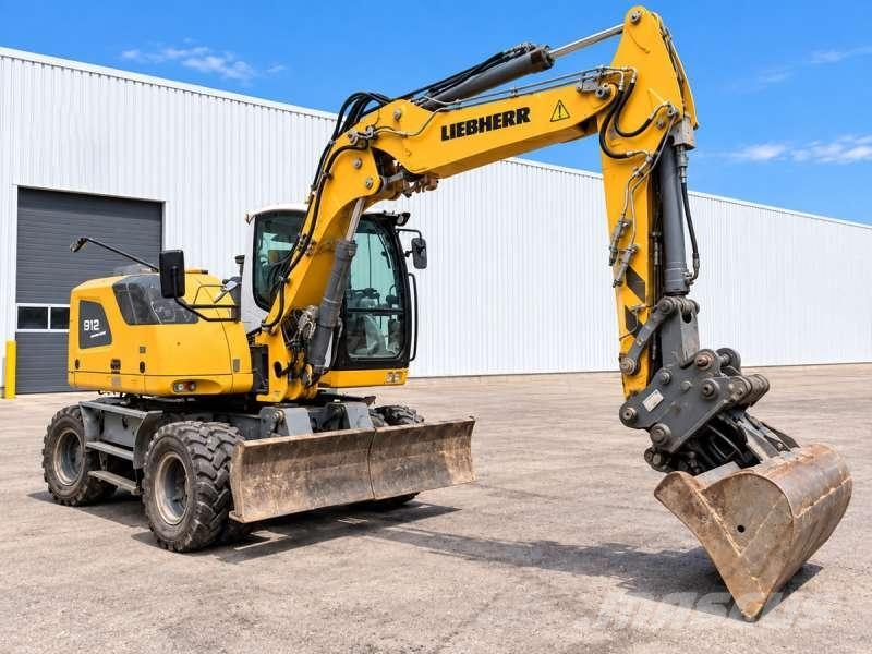 Liebherr A 912 COMPACT Bagri na kolesih
