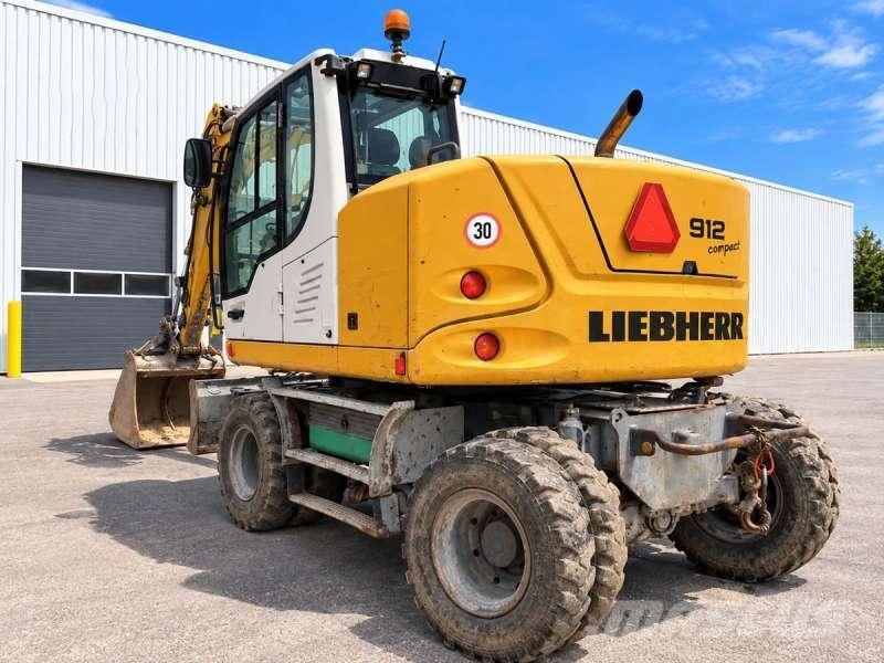 Liebherr A 912 COMPACT Bagri na kolesih
