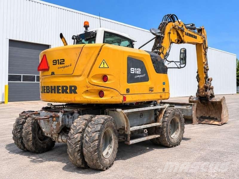 Liebherr A 912 COMPACT Bagri na kolesih