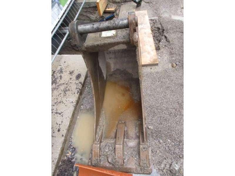 Liebherr A 912 COMPACT Bagri na kolesih